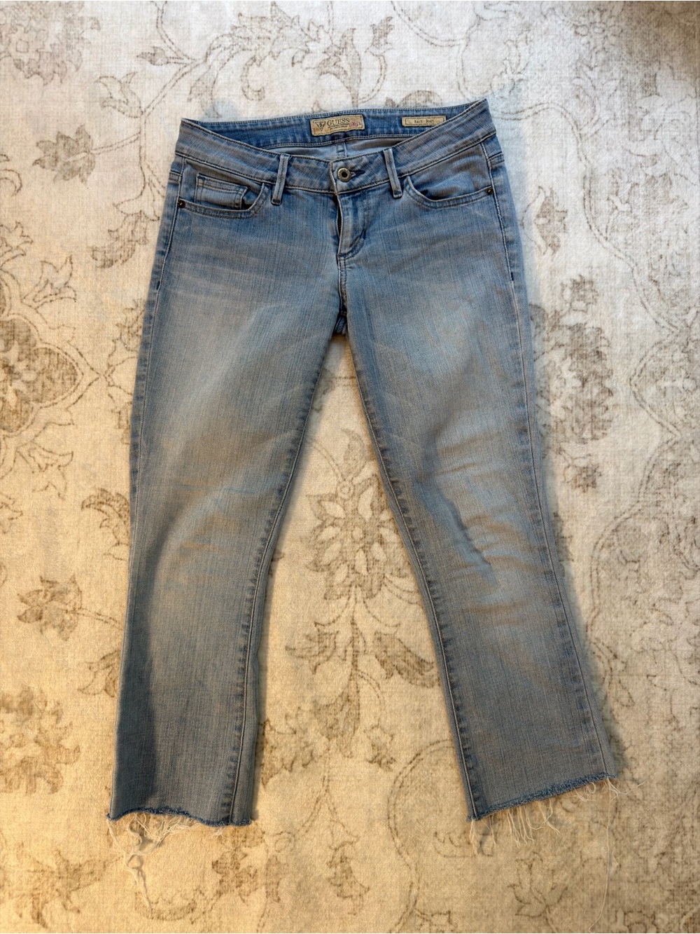 Guess size 27 Light Blue Cropped Women’s Jeans
